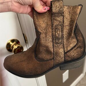 Charles By Charles David Bronze Ankle Boots distressed $25 size 10 like new